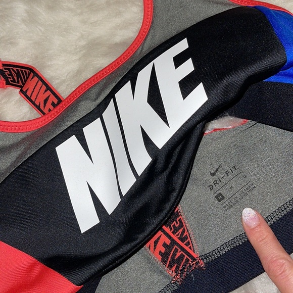 Nike Bra - Picture 3 of 3